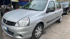 Grigio Usata 2010 Renault Clio II Tre volumi | 2990 € (Buon prezzo)