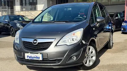 Usata Opel Meriva Cosmo 100 CV (73 kW) 2010 Monovolume