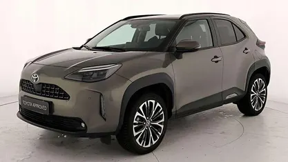 Other Usata 2023 Toyota Yaris Cross Lounge SUV | 27.900 € (Buon prezzo)