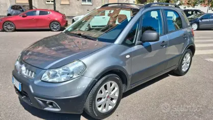 Usata Fiat Sedici Dynamic 120 CV (88 kW) 2010 Grigio SUV