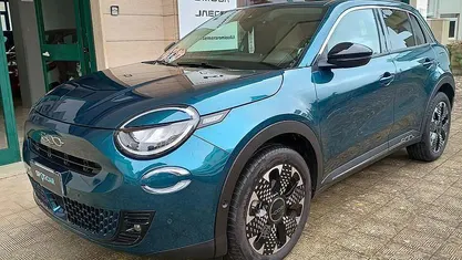 Usata Fiat 600 La Prima 110 CV (80 kW) 2025 Verde SUV