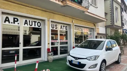 Usata Hyundai i20 Classic 84 CV (61 kW) 2015 Bianco Berlina