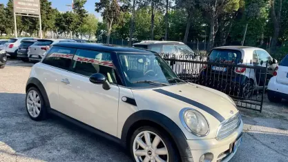 Usata Mini Cooper D 109 CV (80 kW) 2007 Bianco Utilitaria