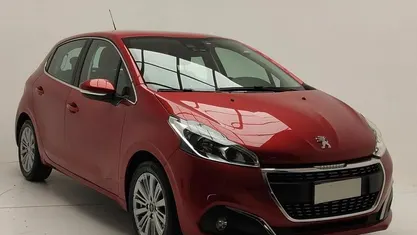 Usata Peugeot 208 Allure 110 CV (80 kW) 2019 Rosso Utilitaria