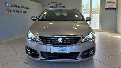 Grigio Usata 2018 Peugeot 308 Allure Tre volumi | 10.800 € (Buon prezzo)