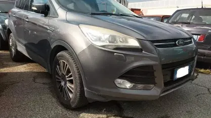Usata Ford Kuga Titanium 140 CV (102 kW) 2013 Grigio SUV