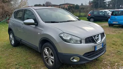 Usata Nissan Qashqai Tekna 110 CV (80 kW) 2013 Gray SUV