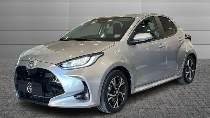 Usata Toyota Yaris Hybrid Trend 92 CV (67 kW) 2025 Grigio Berlina