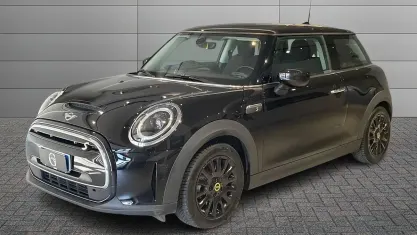 Käytetty Mini Cooper SE Classic 74 kW (101 HP) 2022 Musta Viistoperä