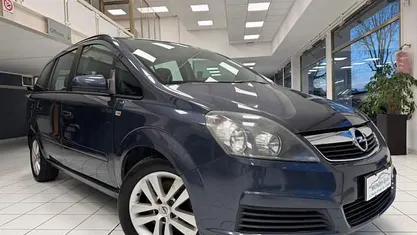 Usata Opel Zafira Cosmo 120 CV (88 kW) 2008 Antracite Monovolume