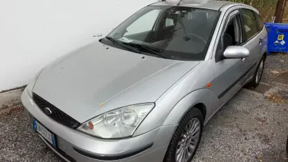 Usata Ford Focus 90 CV (66 kW) 2004 Grigio Berlina