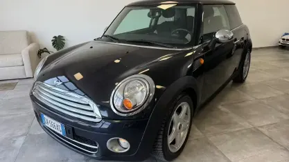 Usata Mini Cooper D 109 CV (80 kW) 2009 Nero Utilitaria