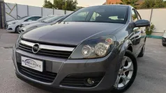 Usata 2005 Opel Astra Cosmo Tre volumi | 2600 € (Buon prezzo)