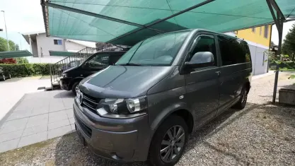 Usata VW Multivan 140 CV (102 kW) 2010 Grigio Monovolume
