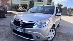 Usata 2009 Dacia Sandero Lauréate Due volumi | 2500 € (Super prezzo)