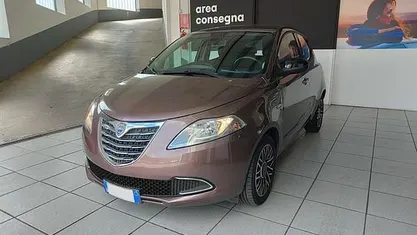 Marrone Usata 2015 Lancia Ypsilon Gold Due volumi | 7990 € (Buon prezzo)
