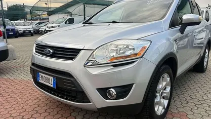 Usata 2012 Ford Kuga SUV | 5900 € (Buon prezzo)