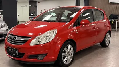 Usata Opel Corsa Cosmo 80 CV (58 kW) 2008 Rosso Utilitaria