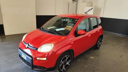 Usata Fiat Panda Sport 69 CV (50 kW) 2022 Rosso Utilitaria