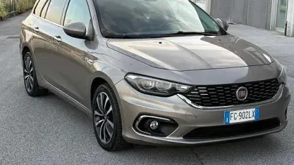 Usata Fiat Tipo S 120 CV (88 kW) 2017 Oro Station wagon