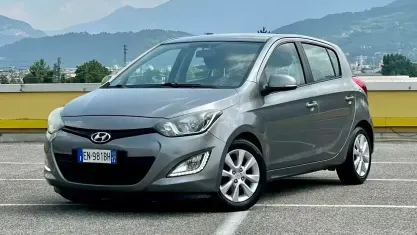 Usata Hyundai i20 Edition 85 CV (62 kW) 2013 Grigio Utilitaria