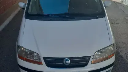 Usata Fiat Idea 95 CV (69 kW) 2004 Bianco Monovolume