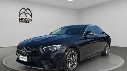 Usata Mercedes E300 Premium Plus 194 CV (142 kW) 2022 Nero / black Berlina