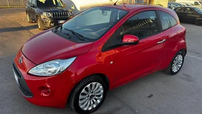 Rosso Usata 2016 Ford Ka Tre volumi | 5990 € (Buon prezzo)
