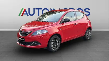 Rosso Usata 2023 Lancia Ypsilon Gold Due volumi | 13.490 € (Buon prezzo)