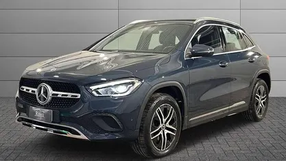 Usata Mercedes GLA200 150 CV (110 kW) 2023 Blu denim SUV
