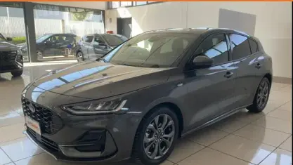 Usata Ford Focus ST-Line 116 CV (85 kW) 2023 Grigio Berlina