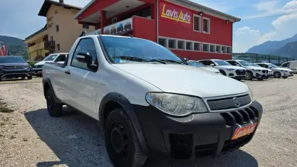 Usata Fiat Strada 84 CV (61 kW) 2010 Bianco Pick-up