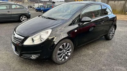 Usata 2010 Opel Corsa Edition Tre volumi | 3890 € (Ottimo prezzo)