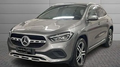 Usata Mercedes GLA180 116 CV (85 kW) 2022 Grigio montagna SUV