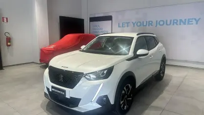 Usata Peugeot 2008 Allure 110 CV (80 kW) 2021 Bianco SUV