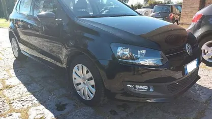 Usata 2010 VW Polo Comfortline Tre volumi | 4999 € (Buon prezzo)