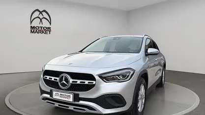 Usata Mercedes GLA200 Business 150 CV (110 kW) 2021 Argento SUV