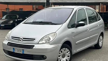 Usata Citroën Xsara Picasso 108 CV (79 kW) 2007 Grigio Monovolume