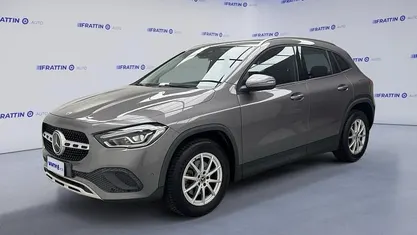 Usata Mercedes GLA200 Business 163 CV (119 kW) 2022 Grigio scuro SUV