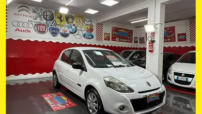 Usata 2011 Renault Clio II Luxe Berlina | 3499 € (Buon prezzo)