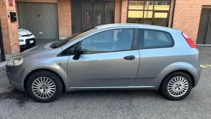 Usata Fiat Grande Punto Dynamic 65 CV (47 kW) 2007 Grigio Utilitaria
