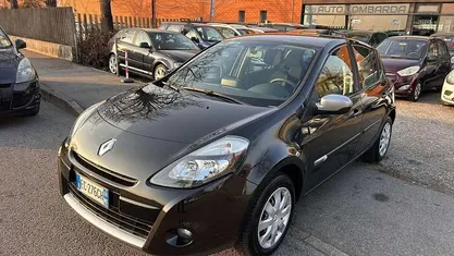 Usata Renault Clio III 75 CV (55 kW) 2010 Nero Berlina