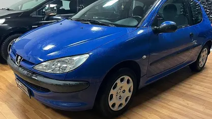 Usata 2005 Peugeot 206 Tre volumi | 2799 € (Buon prezzo)