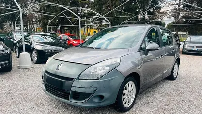 Usata Renault Scénic III 110 CV (80 kW) 2011 Grigio Monovolume