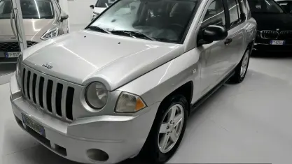Usata Jeep Compass Limited 140 CV (102 kW) 2007 Argento SUV