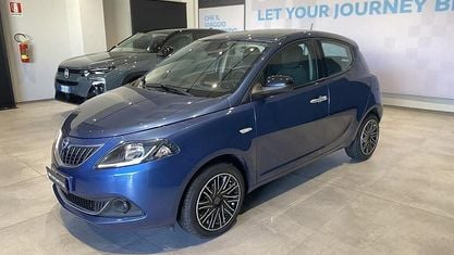 Gebraucht Lancia Ypsilon Gold 69 PS (50 kW) 2022 Blau Kleinwagen