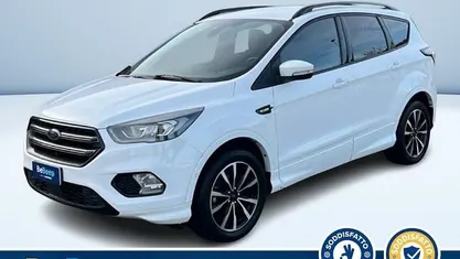Bianco pastello Usata 2019 Ford Kuga ST-Line SUV | 16.400 € (Buon prezzo)