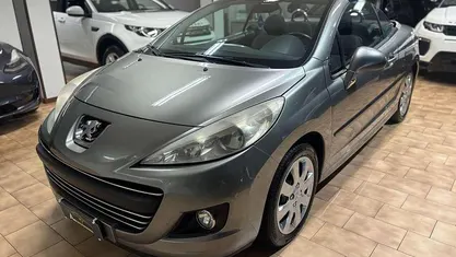 Grigio Usata 2011 Peugeot 207 CC Cabrio | 5900 € (Buon prezzo)