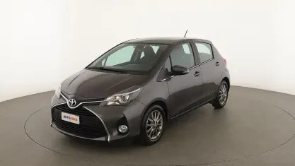 Usata Toyota Yaris Active 90 CV (66 kW) 2016 Grigio
