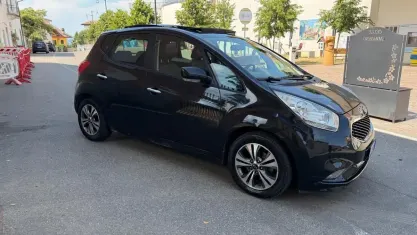 Usata Kia Venga 90 CV (66 kW) 2015 Nero Utilitaria